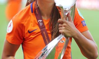 中国女足首夺世界冠军 中国女足首夺世界冠军